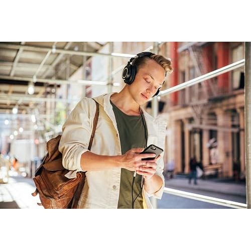Audio-Technica ATH-M50x Professional Studio Monitor Headphones, Black