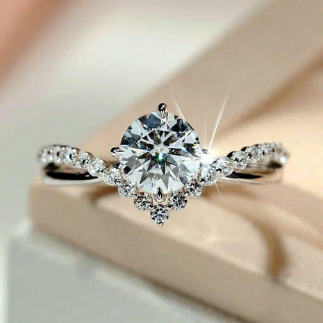 925 Sterling Silver Promise Ring Engagement Proposal Wedding Ring Fashion Four Claw Crown V Ring Princess Imitation Moissanite Ring Cocktail Ring Round Cut Cubic Zirconia Wedding Promise Ring(7)