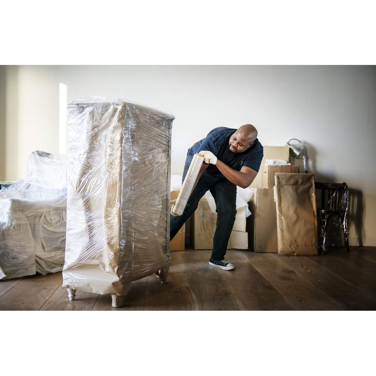 International Plastics Co. 18" Stretch Film/Wrap 1500 feet 7 Layers 80 Gauge Industrial Strength up to 800% Stretch 20 Microns Clear Durable Adhering Packing Moving Heavy Duty Shrink Film Box of 4