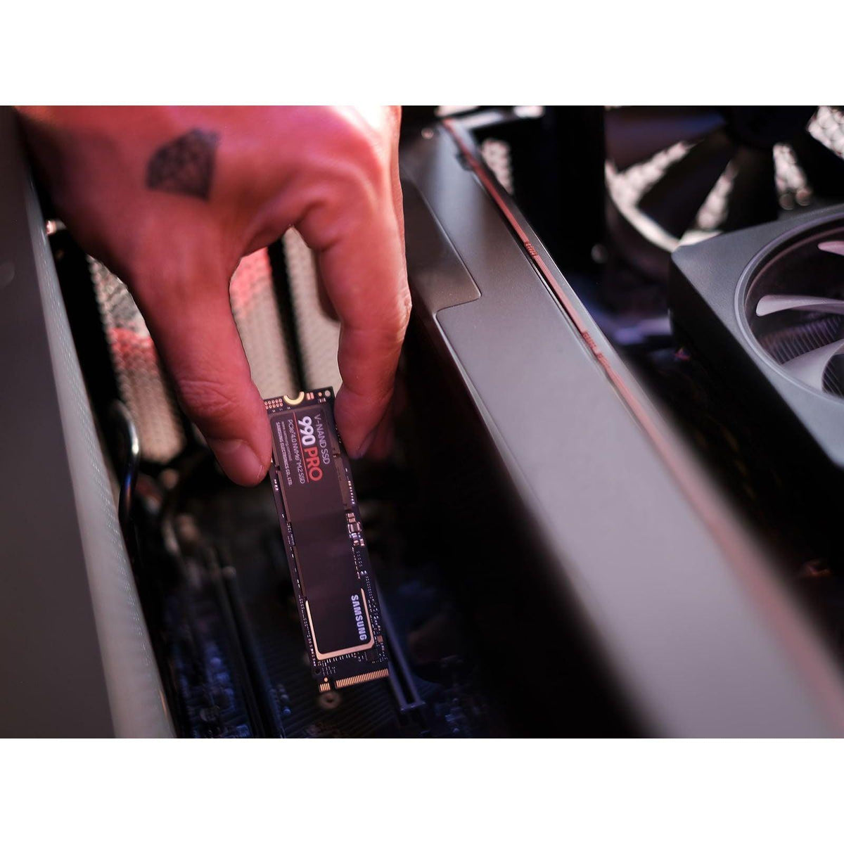 Samsung 990 PRO SSD NVMe M.2 PCIe Gen4, M.2 2280 Internal Solid State Hard Drive, Seq. Read Speeds Up to 7,450 MB/s for High End Computing, Gaming, and Heavy Duty Workstations, MZ-V9P2T0B/AM
