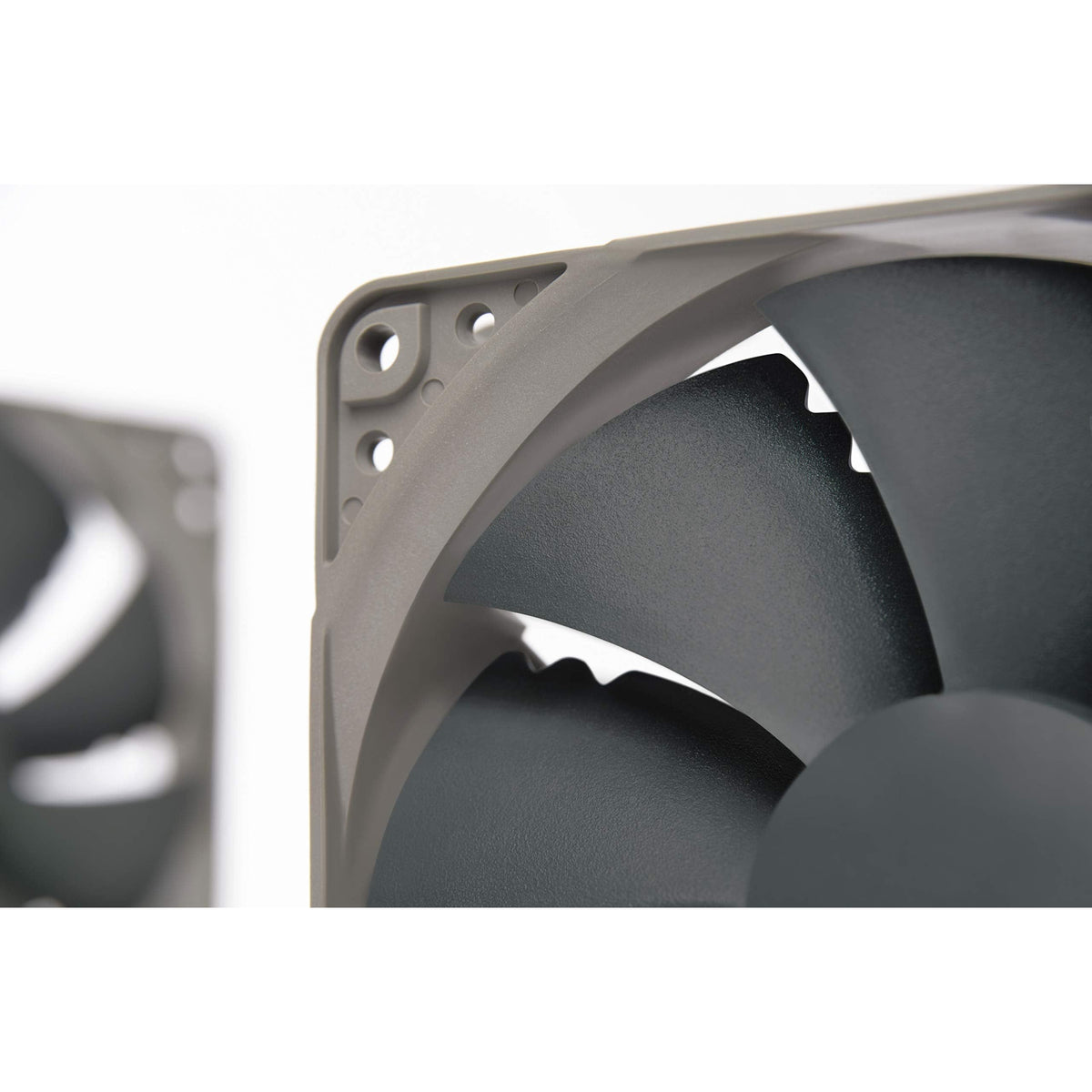 Noctua NF-P12 redux-1700 PWM, High Performance Cooling Fan, 4-Pin, 1700 RPM (120mm, Grey)