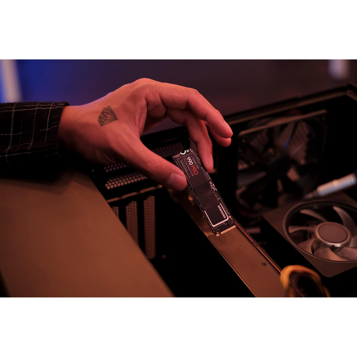 Samsung 990 PRO SSD 1TB PCIe 4.0 M.2 2280 Internal Solid State Hard Drive, Seq. Read Speeds Up to 7,450 MB/s for High End Computing, Gaming, and Heavy Duty Workstations, MZ-V9P1T0B/AM