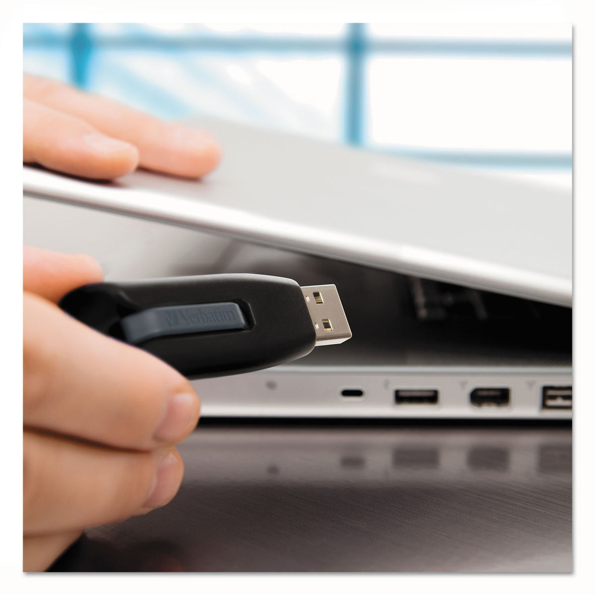 Verbatim 128GB Store 'n' Go V3 USB 3.0 Flash Drive - Gray