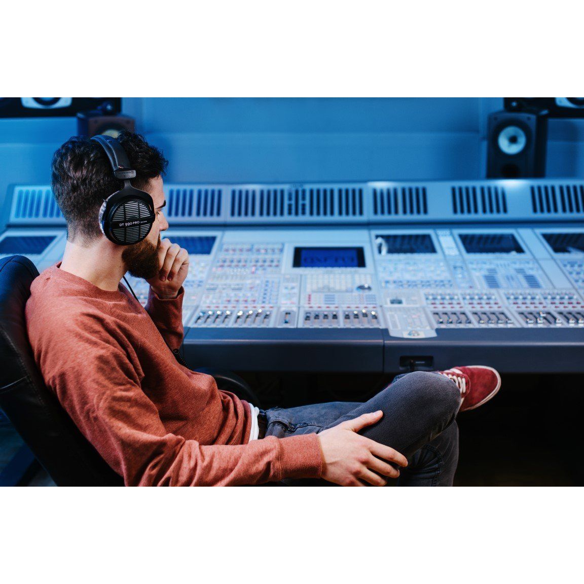 beyerdynamic DT 990 Pro 250 ohm Over-Ear Studio Headphones For Mixing, Mastering, and Editing