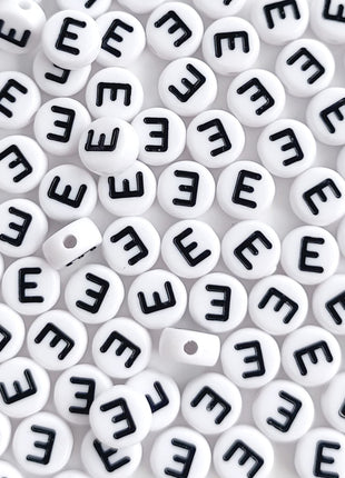 Bxwoum 100PCS Letter Beads 4X7mm Acrylic Alphabet Beads for Jewelry Making White Round Vowel Letter E Beads for Bracelets Making Necklaces DIY
