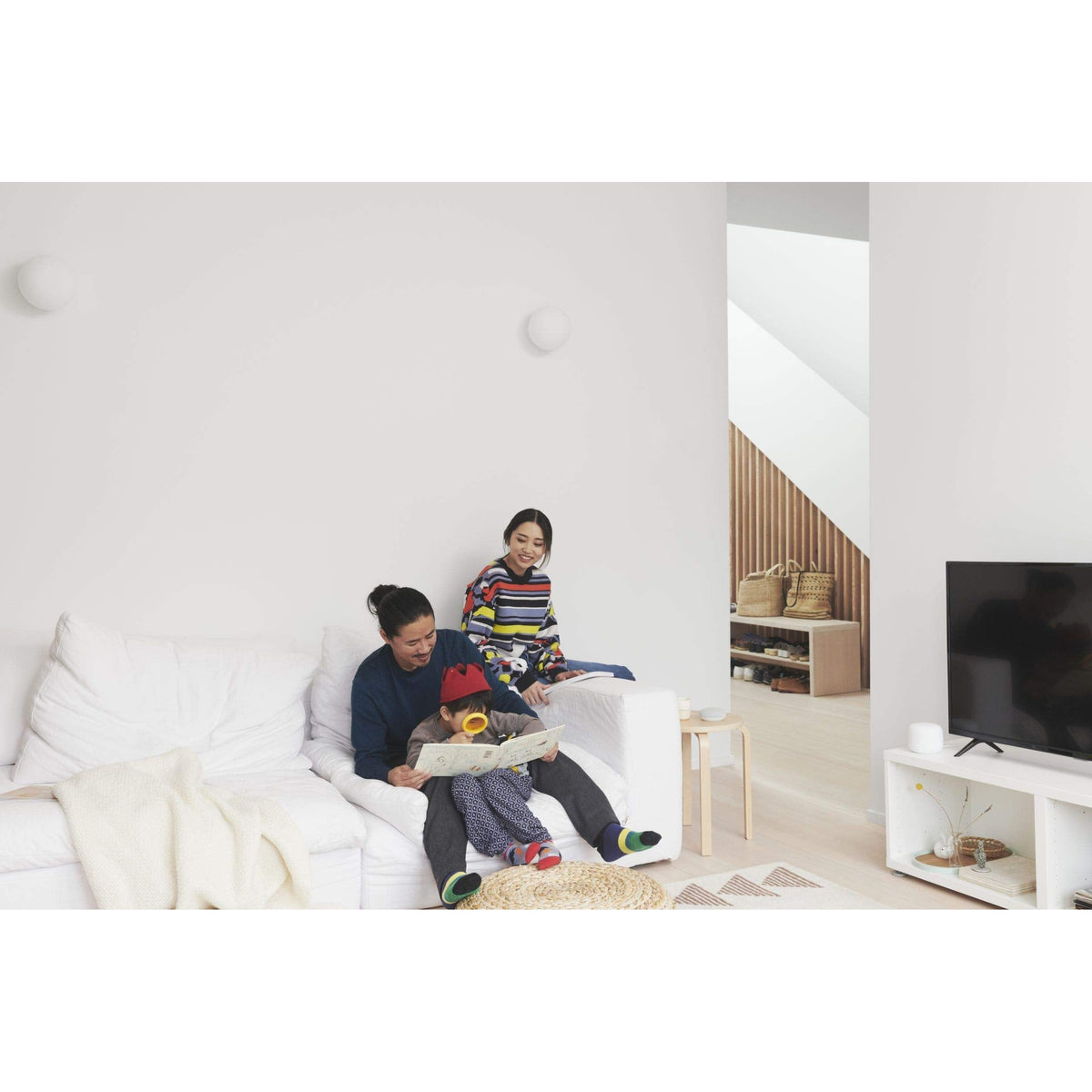 Google Nest WiFi Router 4x4 AC2200 Mesh Wi-Fi Router with 2200 sq ft Coverage (Renewed)