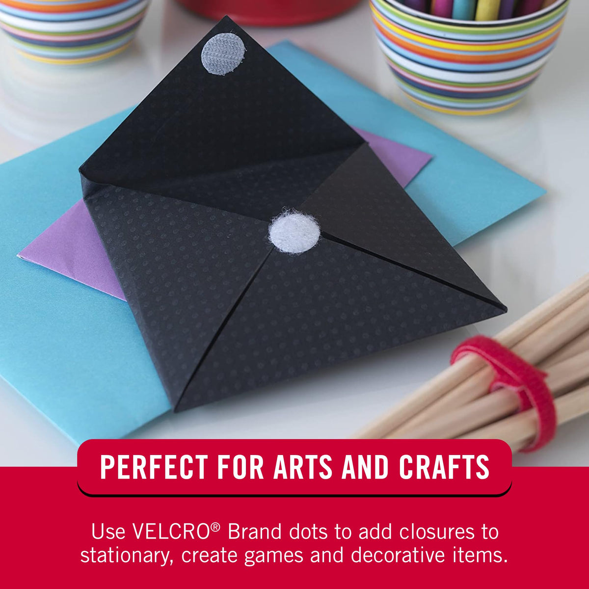 VELCRO Brand Dots with Adhesive White | 200 Pk | 3/4" Circles | Sticky Back Round Hook and Loop Closures for Organizing, Arts and Crafts, School Projects, 91824, 200Pk