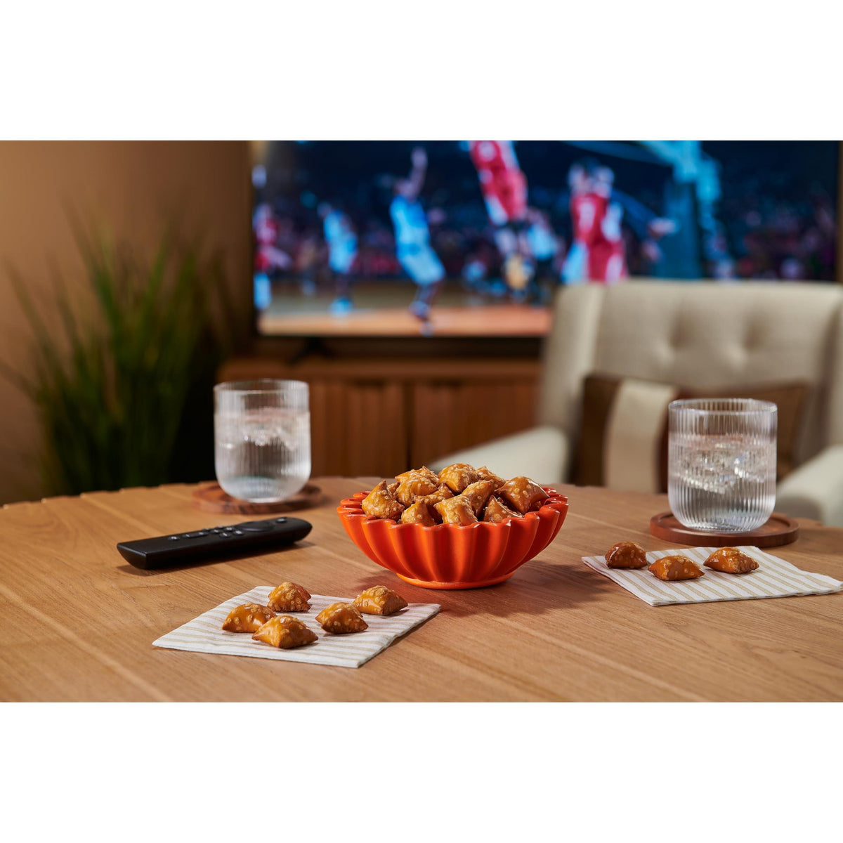 Reese's Filled Pretzels, Peanut Butter Pretzel Nuggets, Crunchy, Ready to Eat, Sweet and Salty Snack, 18oz Jar