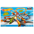 Hot Wheels Track Set with 1:64 Scale Toy Car, 4 Intersections for Crashing, Powered by a Motorized Booster, Criss-Cross Crash Track (Amazon Exclusive)