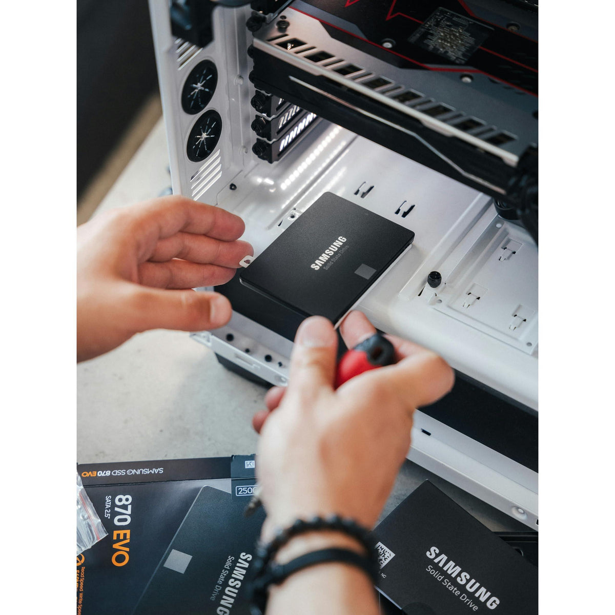 SAMSUNG 870 EVO SATA SSD 500GB 2.5” Internal Solid State Drive, Upgrade PC or Laptop Memory and Storage for IT Pros, Creators, Everyday Users, MZ-77E500B/AM, Black