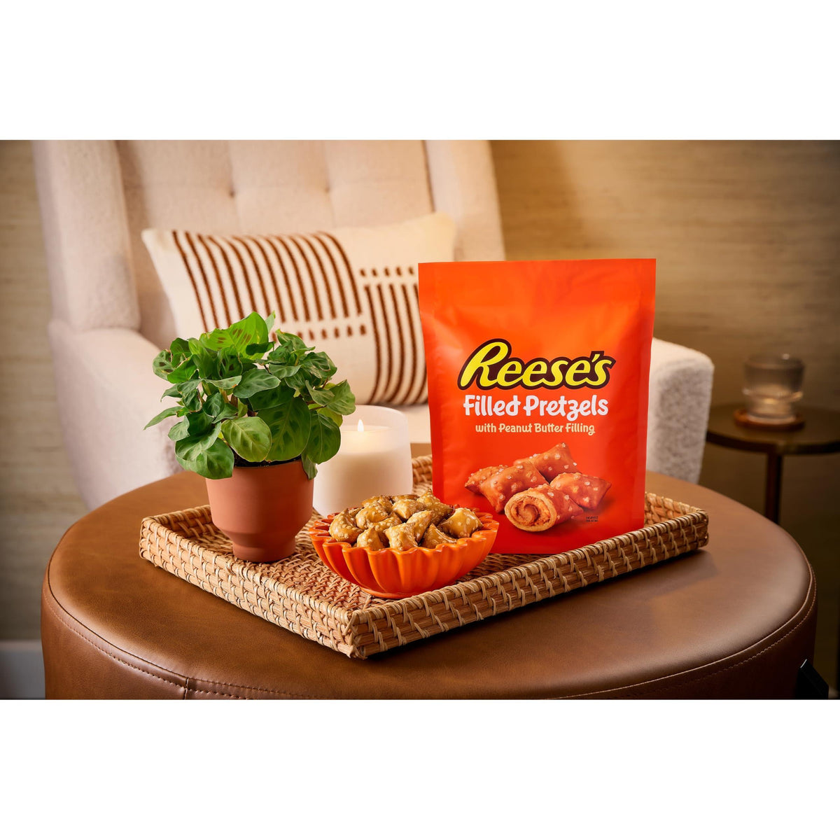 Reese's Filled Pretzels, Peanut Butter Pretzel Nuggets, Crunchy, Ready to Eat, Sweet and Salty Snack, 18oz Jar