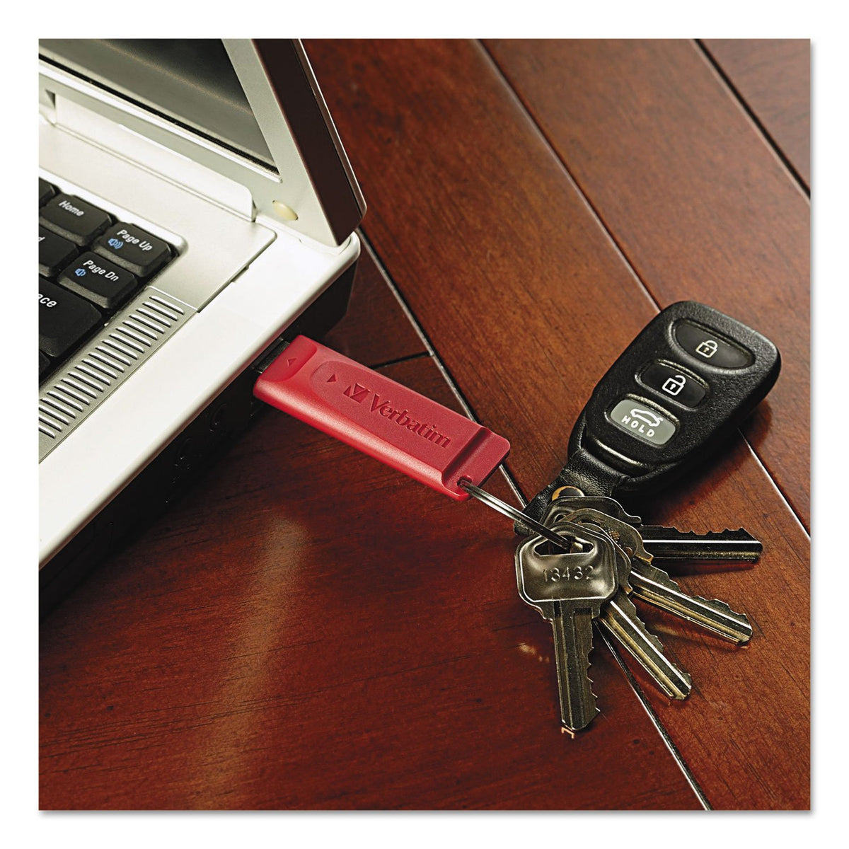 Verbatim 32GB Store 'n' Go USB Flash Drive - PC / Mac Compatible - Red