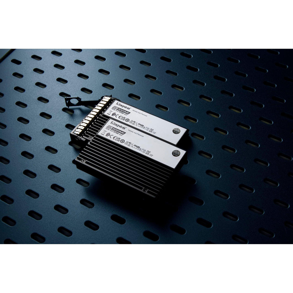 Kingston 3.84TB DC3000ME U.2 PCIe 5.0 NVMe TCG Opal Enterprise Gen5 SSD-SEDC3000ME/3T8
