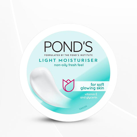 POND'S Light Face Moisturizer | Daily Lightweight Non-Oily Cream with Vitamin E & SPF 15 | 200 ml