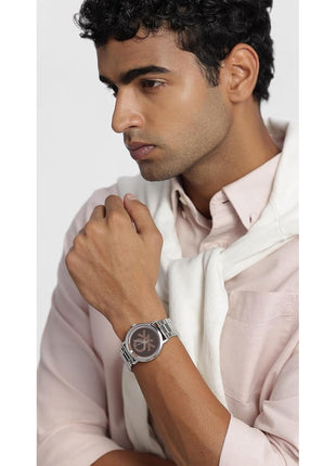 United Colors of Benetton Men Red Round Brass Dial Analogue Watch- UWUCG1303