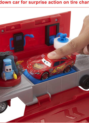 Mattel Disney and Pixar Cars Transforming Mack Playset | 2-in-1 Toy Truck & Tune-Up Station with Launcher, Lift & More, Movie-Inspired Graphics