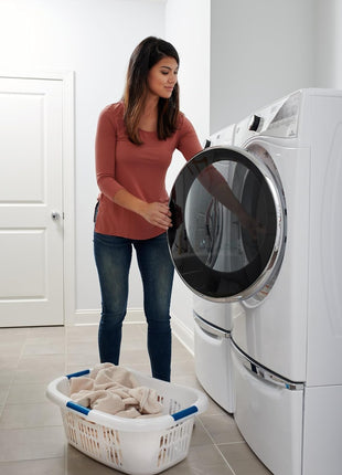 Rubbermaid Large Hip Hugger Laundry Basket/Hamper, 1.5 Bushel, White, Stackable Storage Bin/Organizer for Bathroom/Bedroom/Dorm/Home