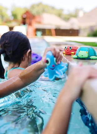 Melissa & Doug Sunny Patch Seaside Sidekicks Squirters with 4 Squeeze-and-Squirt Animals - Water Toys for Kids