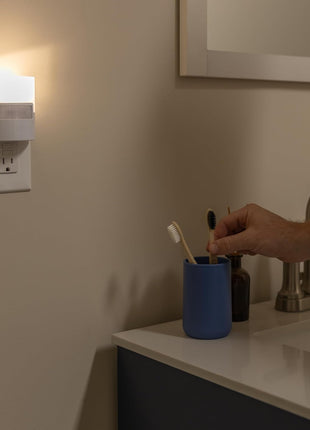 GE LED Motion Sensor Night Light, Plug into wall, 40 Lumens, Soft White, UL-Certified, Energy Efficient, Ideal Nightlight for Bedroom, Bathroom, Kitchen, Hallway, 46632, White, 2 Pack