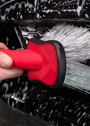 Mothers Car Wash Brush, Wheel and Fender Brush, Short Handle Tire Cleaner for Car Detailing, 10 Inch, Red/Black