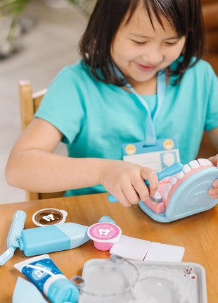 Melissa & Doug Super Smile Dentist Play Set, 25-Piece Dentist Kit with Oversized Teeth, Large Tools & Accessories, Kids Toys for Girls & Boys 3+