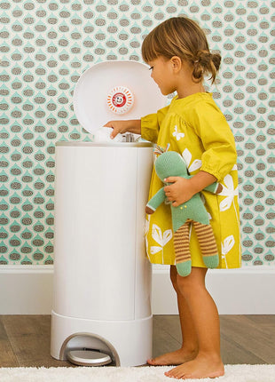Munchkin Arm & Hammer Diaper Pail Refill Bags, Snap, Seal, Toss Disposable Diaper Trash Bags, Lavender Scented, 20 Pack, Holds up to 600 Newborn Diapers