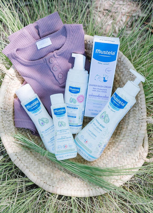 Mustela Newborn Arrival Gift Set - Baby Skincare & Bath Time Essentials - Natural & Plant Based - 5 Items Set