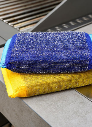 Scrub Daddy BBQ Daddy Grill Cleaner Kit - Bristle Free Grill Brush with Refill + 2 Steel Scour Daddy Grill Sponges - Built-in Grill Scraper - Temperature Controlled Grill Cleaning Tools (4 Count)