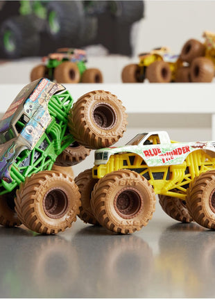 Monster Jam, Mystery Mudders 2-Pack Monster Trucks, Official 1:64 Die-Cast Vehicles, Wash to Reveal (Styles Will Vary), Kids Toys for Boys 3 and Up