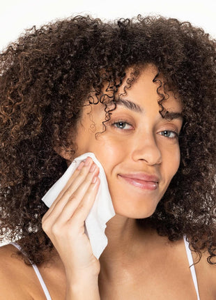 Neutrogena Makeup Remover Towelettes for Face with Micellar Water Daily Alcohol-Free Gently Removes Oil Dirt and Waterproof Makeup in a Simple Fully Plant-Based Cloth, 25 ct