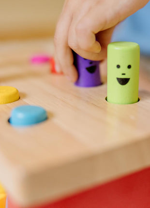 MeMelissa & Doug Deluxe Pounding Bench Wooden Preschool Learning Toy with Mallet Classic Wooden Toddler Toys for Ages 2+Lissa & Doug Deluxe Pounding Bench Wooden Preschool Learning Toy with Mallet