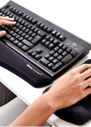 Fellowes PlushTouch Foam Mouse Pad Wrist Support - Black (9252001)