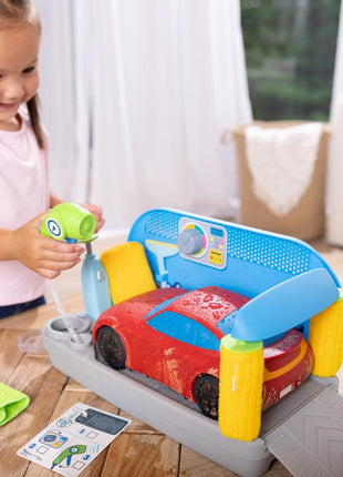 Melissa & Doug Spray & Shine Car Wash Color-Changing Water Toy Play Set Boys and Girls 3+