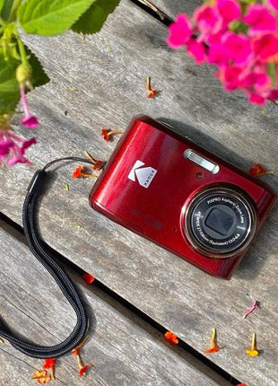 KODAK PIXPRO Friendly Zoom FZ45-RD 16MP Digital Camera with 4X Optical Zoom 27mm Wide Angle and 2.7 inch LCD Screen (Red)