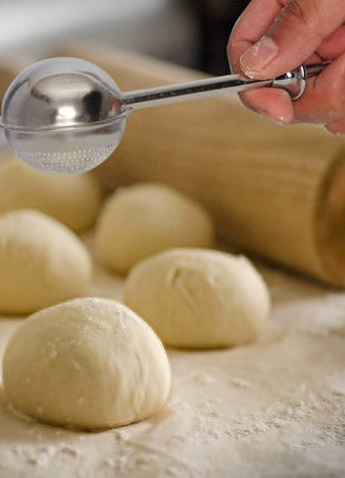 HULISEN Flour Duster for Baking, One Handed Operation, 304 Stainless Steel Powdered Sugar Shaker Duster, Pick Up and Dust Flour Sifter, Gift Package