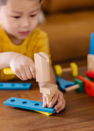 Melissa & Doug Take-Along Tool Kit Wooden Construction Toy (24 pcs)