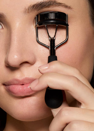 e.l.f. Pro Eyelash Curler, Stainless Steel Lash Curler, Long-Lasting Natural Curl, Ergonomic Design, Includes Replacement Pad, Fits All Eye Shapes
