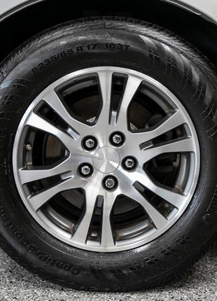 Meguiar's Hot Shine Tire Foam, High Gloss Tire Shine That Cleans, Shines, and Protects in One Step, Deep, Black Shine with Conditioners and UV Protection, Best Gifts for Car Lovers, 19 Oz Aerosol