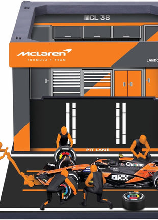 Bburago 1:43 Scale 2024 Formula Race McLaren MCL38 Pit Pass Paddock Set, Norris #4