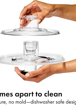 OxO Good Grips Salad Spinner | Lettuce Spinner | Fruit Washer | Fruit Washing Bowl with Strainer | Vegetable Cleaner | Salad Cleaner | Lettuce Washer | 6.22 Quart Capacity