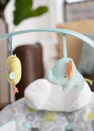 Ingenuity Swing 'n Go 5-Speed Baby Swing - Foldable, Portable, 2 Plush Toys & Sounds, 0-9 Months 6-20 lbs (Hugs & Hoots)