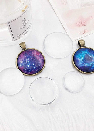 30PCS Clear Glass Cabochons 1 Inch Dome Tile Clear Glass Pebbles Non-Calibrated Round Gems for Crafts, Cameo Pendants, Photo Jewelry, Rings, Necklaces