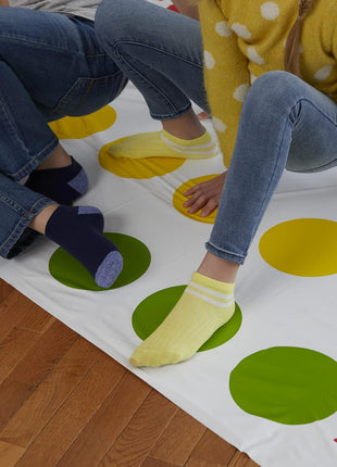 Hasbro Twister Party Classic Board Game for 2 or More Players,Indoor and Outdoor Game for Kids 6 and Up,Packaging May Vary