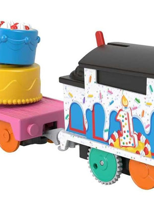 Thomas & Friends Motorized Toy Train, Wobbly Cake Thomas Engine with Cargo Cars & Pieces for Pretend Play Preschool Kids Ages 3+ Years