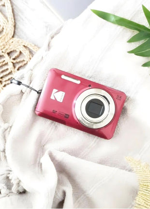 KODAK PIXPRO FZ55-RD 16MP Digital Camera 5X Optical Zoom 28mm Wide Angle 1080P Full HD Video 2.7 inch LCD Vlogging Camera (Red) Packaging May Vary