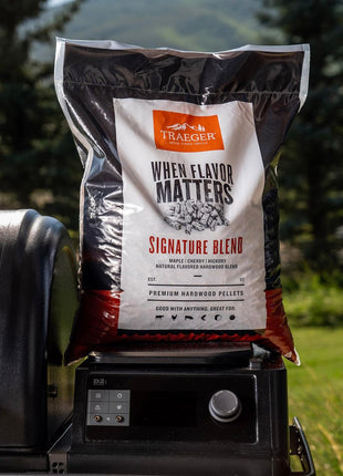 Traeger Grills Signature Blend 100% All-Natural Wood Pellets for Smokers and Pellet Grills, BBQ, Bake, Roast, 18 lb. Bag