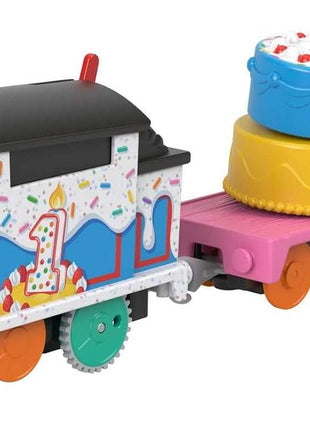 Thomas & Friends Motorized Toy Train, Wobbly Cake Thomas Engine with Cargo Cars & Pieces for Pretend Play Preschool Kids Ages 3+ Years