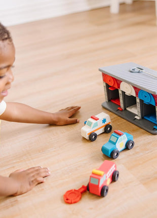 Melissa & Doug Toy Keys and Cars Wooden Rescue Vehicles and Garage (7 pcs) Toddler Pull Back Toys, Toy Garage for Kids Ages 3+