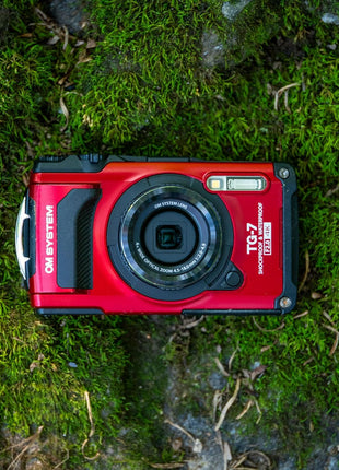 OM System OLYMPUS Tough TG-7 Red Underwater Camera, Waterproof, Freeze Proof, High Resolution Bright, 4K Video 44x Macro Shooting (Successor Olympus TG-6)