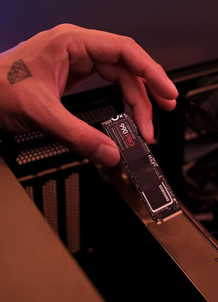 Samsung SSD 990 PRO 1TB, PCIe 4.0 M.2 2280, Up to 7,450 MB/s | PCIe 4.0 NVMe SSD with 7450 MB/s read speed and 1TB capacity for gaming, video editing and data analysis